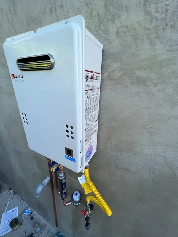 Tankless water heater installation for San Elizario homes